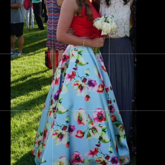 Two piece Floral prom dress - Picture 2 of 8